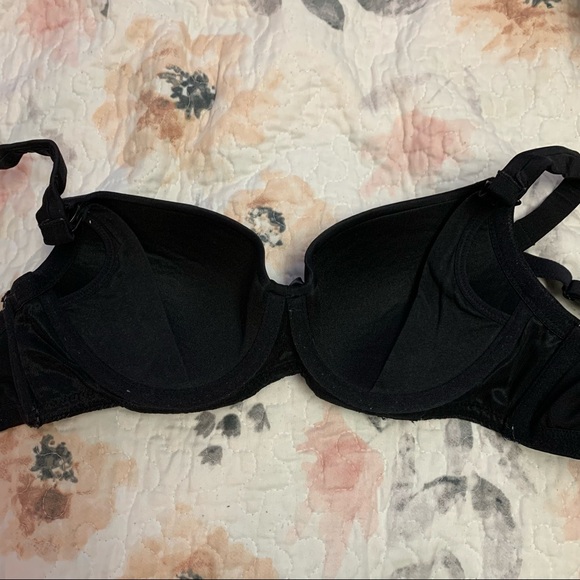 Thyme Maternity Black Nursing Bra for Breastfeeding Moms - Picture 2 of 2